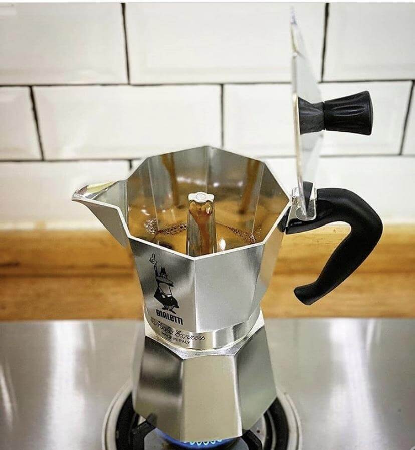 Moka kavinukas Bialetti Express 6 puodeliams, metalo spalvos Bialetti