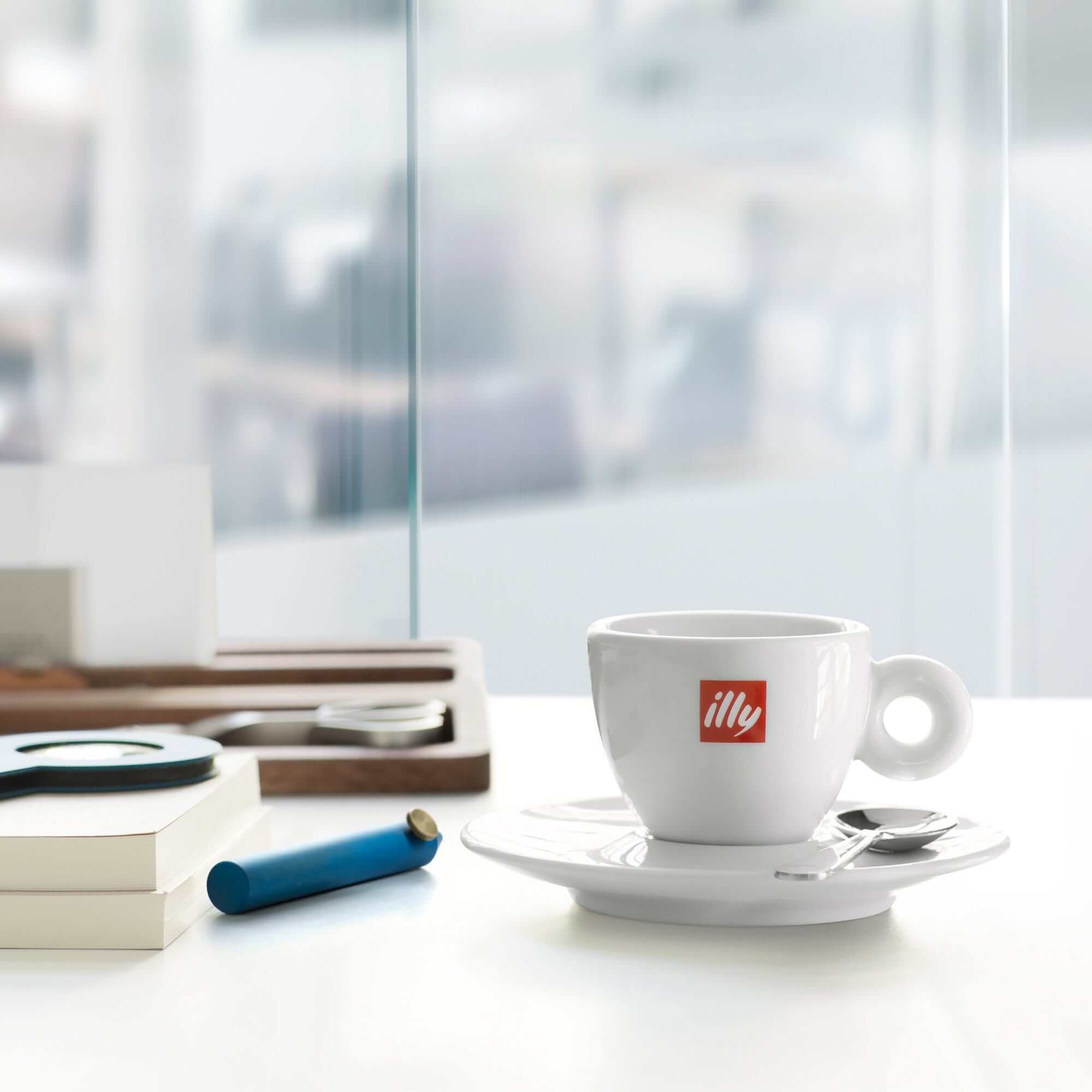 Puodelis illy juodai kavai (be lėkštutės), 60 ml illy