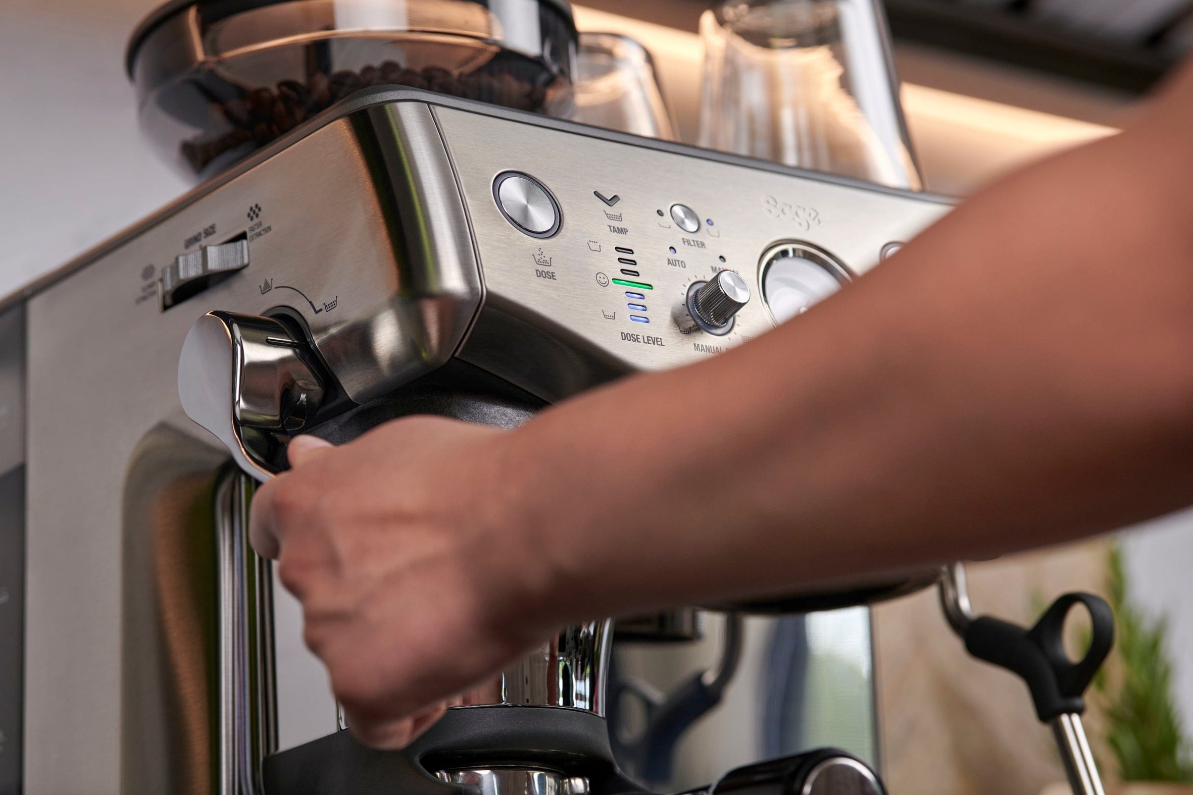 Sage Kavos pupelių aparatai Kavos aparatas Sage - Barista Express Impress SES876BST